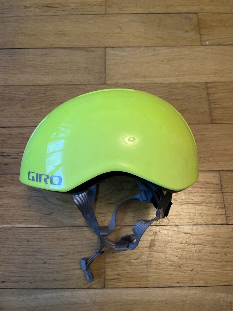 Giro Caschi: Velohelm – Usato da Basel venduto da Buechermensch