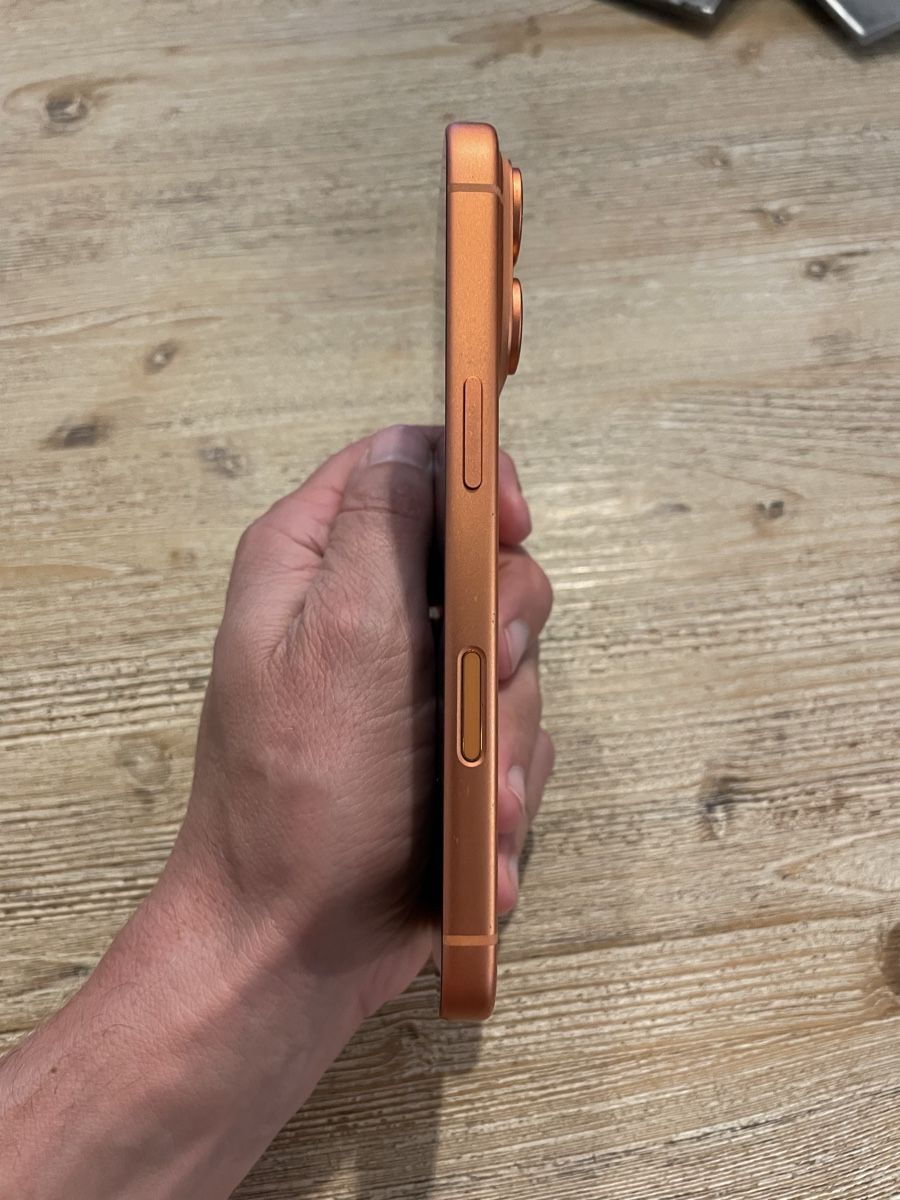 Apple Telefoni cellulari / Smartphones: iPhone 17pro 512 GB – Usato da Solothurn venduto da reba2000 1