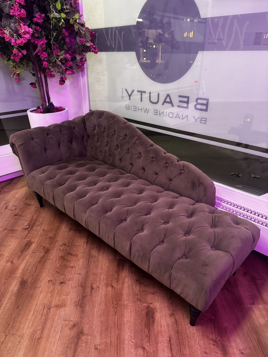 Divani: Elegantes Samt Sofa / inklusive Hocker – Usato da Effretikon venduto da MaisonNade
