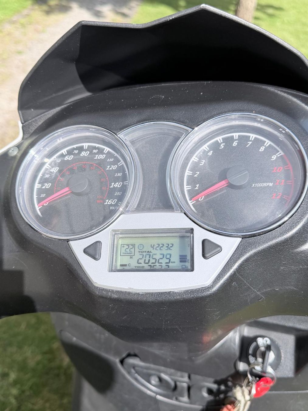 Tell Strada: VENGO Logik 125i Roller,weiss gr. Helmcase UPDATE !! – Usato da Murten venduto da Beat621 4