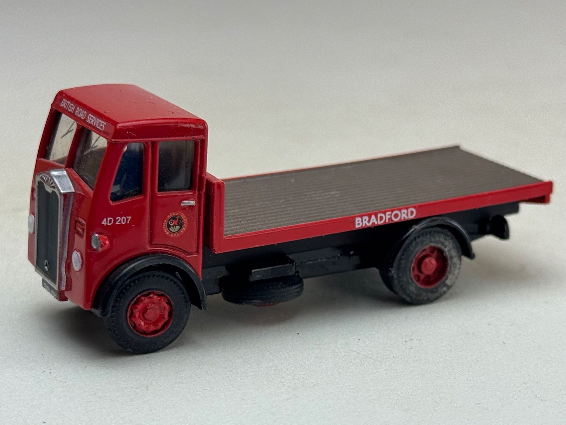 Modellautos: EB- LKW mit Flachpritsche Bradford rot – Gebraucht aus Elm von Wikmtz