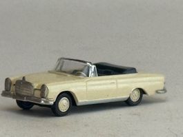 VE1- Brekina Mercedes 280 SE creme