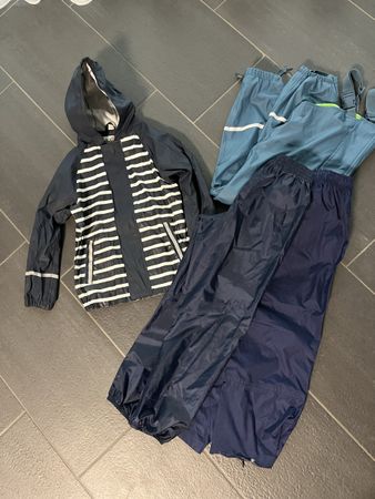 Regenjacke und -Hosen Gr. 122-128