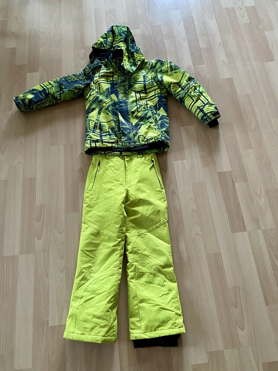 Completi: Skianzug – Usato da Seuzach venduto da Kinnie01