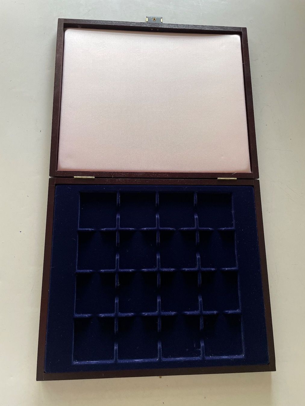 Portagioie: Coffret bois collections pieces – Usato da moudon venduto da faucheur2