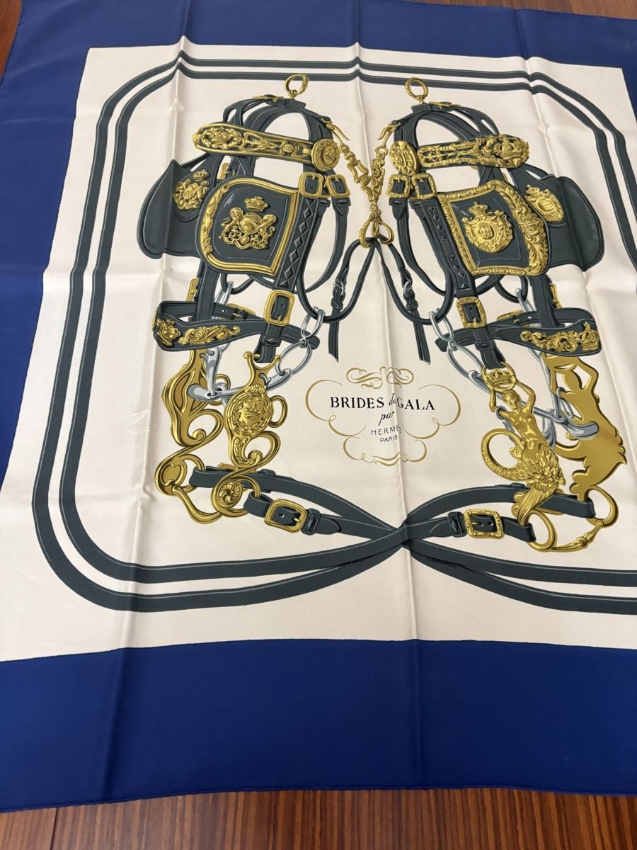 Hermès Foulards & écharpes: Foulard Hermès vintage  – D'occasion à petit lancy par FerreiraLuis 6
