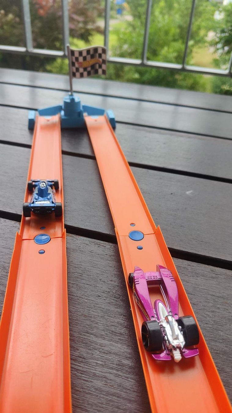 Hot Wheels Giocattoli: Hot Wheels Rennchampion Trackset – Usato da Dietikon venduto da mic_5rjw 4