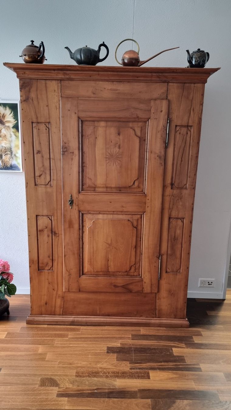 Armadi: Antikes Nussbaum Schrank – Usato da Kaufdorf venduto da Cefo92