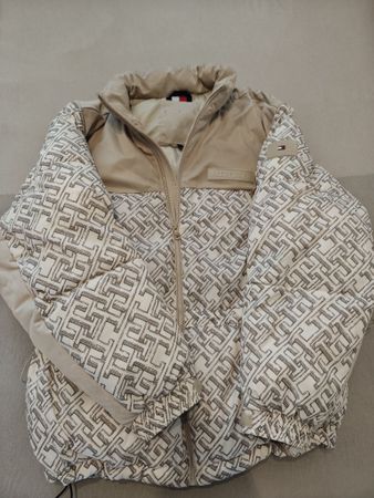 Tommy Hilfiger Monogramm Puffer Jacke Urbaner Style L (NEU)