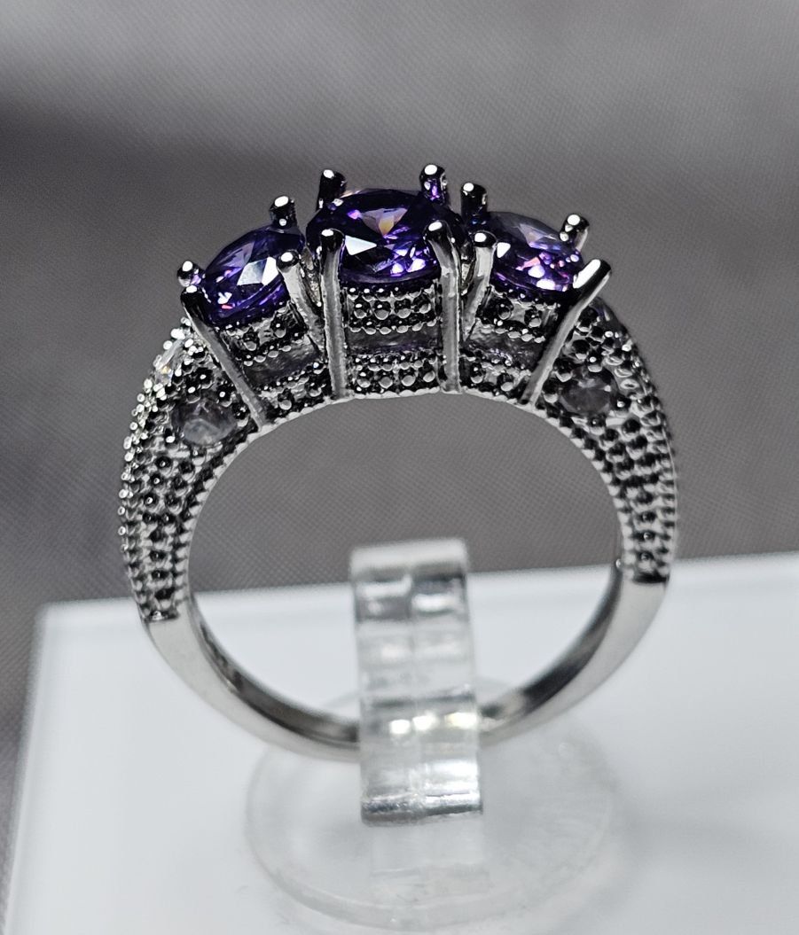 Anelli: Eleganter Ring mit Amethyst, 925 versilbert, Gr. 7 – Nuovo (secondo la descrizione) da Grenchen venduto da maretop 3