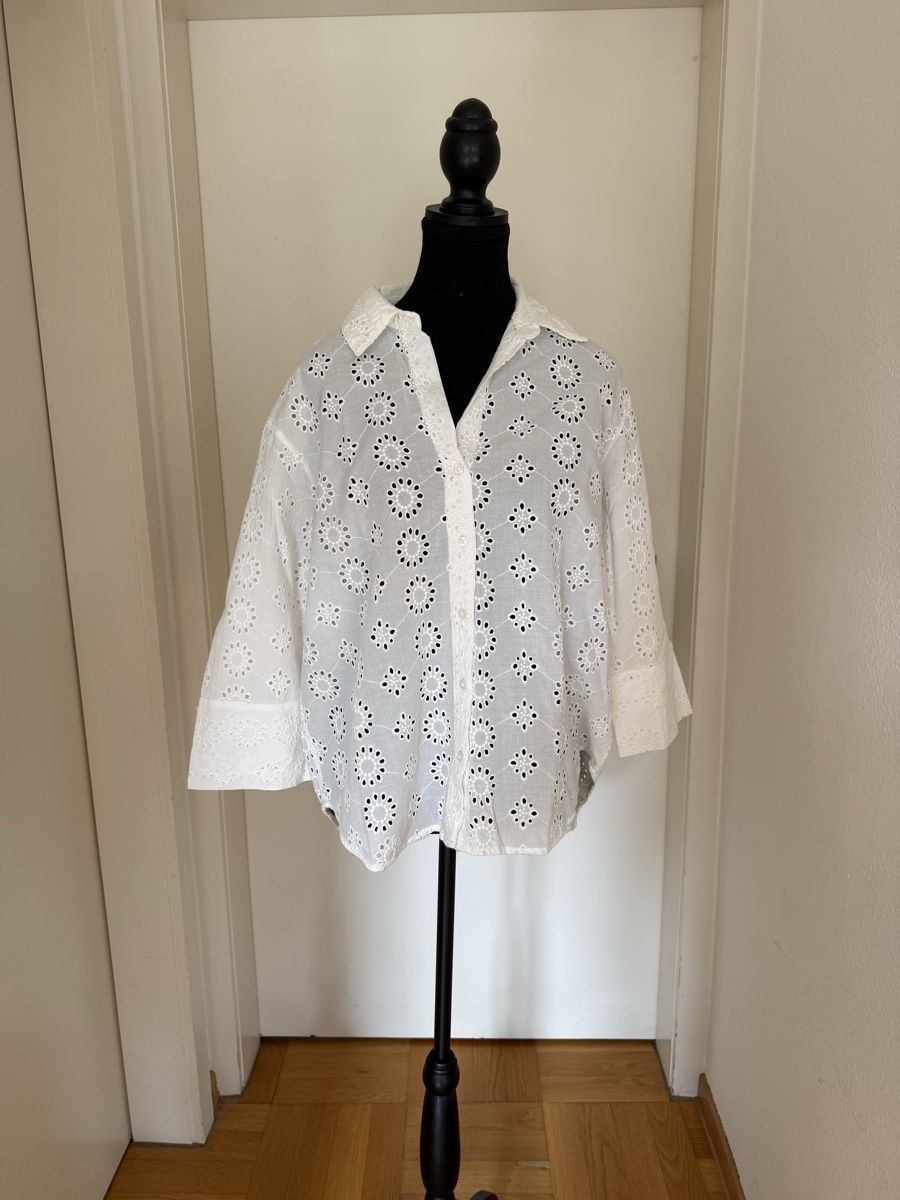 Blusen: Bluse von JYD mit Lochmuster - GR. M – Neu (gemäss Beschreibung) aus Zürich von Indigo2012
