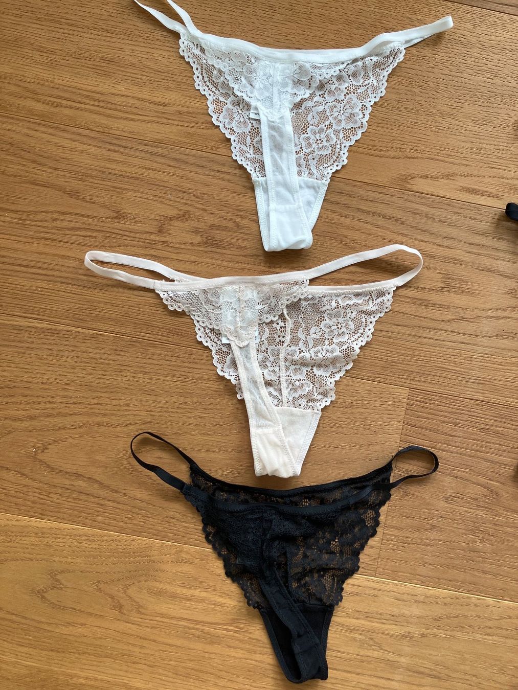 H&M Altra biancheria intima: Spitzen Strings, verschiedene Farben, Grösse M – Nuovo e nell'imballaggio originale da Unterägeri venduto da Bettsofa123 1