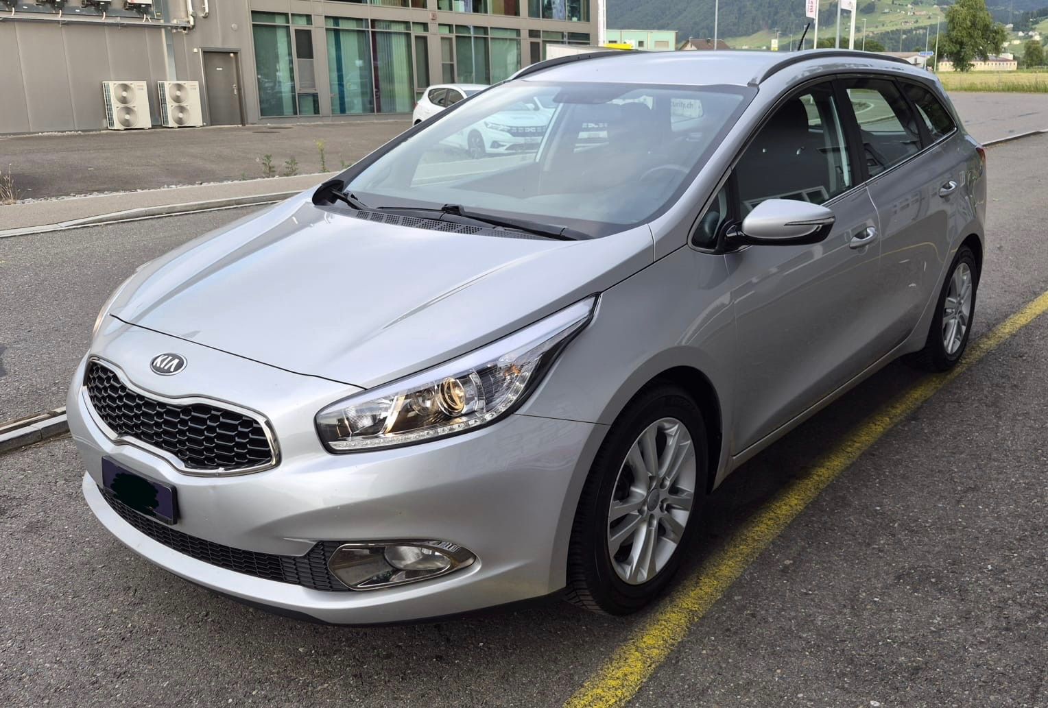 Kia Automobili: Frisch MFK | Kia Ceed 1.6 Sportwagon – Usato da Zürich venduto da Isabella_22 6