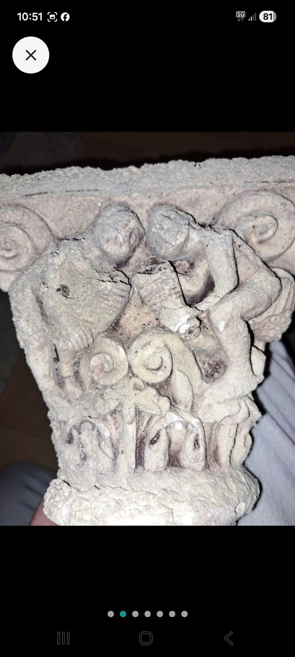 Steine & Dachziegeln: Antike Kapitell Säule, Sandstein, ca. 23 cm hoch – Gebraucht aus Kölliken von Upcycling-by-Mc-TAM