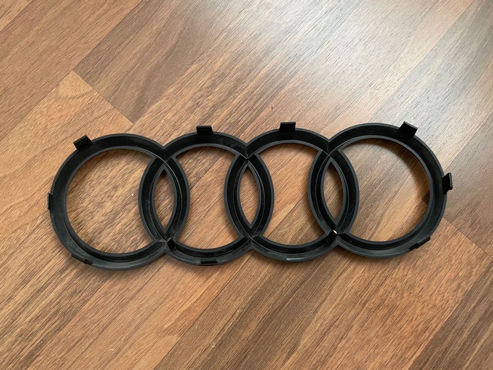 Schwarze Ringe - Audi Ringe in Schwarz - Front / Kühlergrill-audi