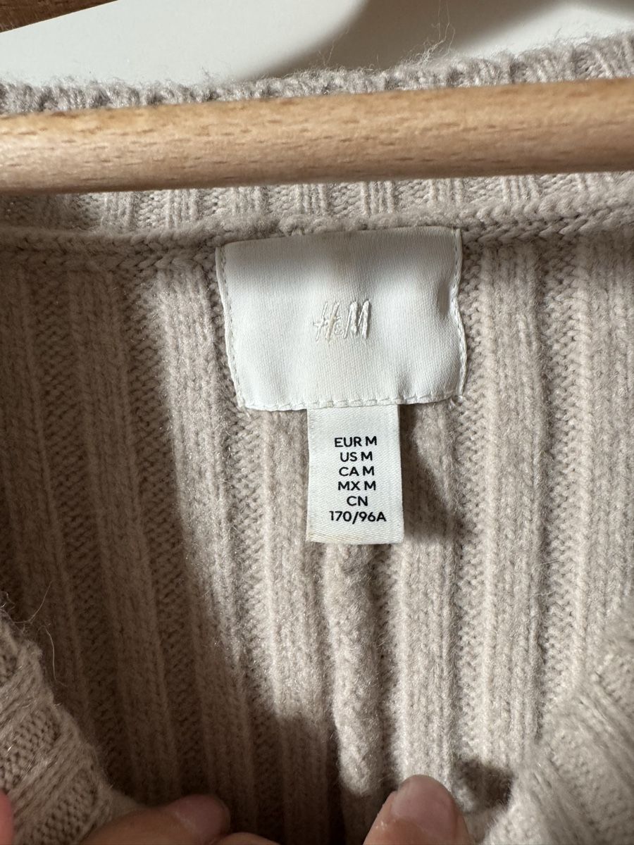 H&M Robes: H&M Strickkleid, beige, Gr. M – D'occasion à Rümlang par selina_koenig 2