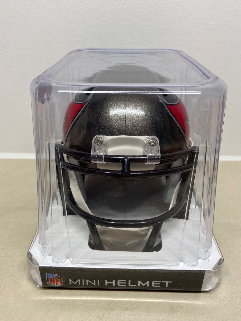 NFL Antike Kleidung: Tampa Bay Buccaneers Mini Speed Helm – Neu und originalverpackt aus Muttenz von US_Sport_Schweiz 1