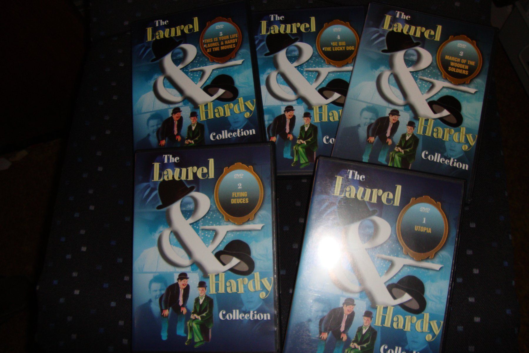 Tous les DVDs: THE LAUREL & HARDY COLLECTION - DVD - ORIGINALVERSION – D'occasion à Bern par carola31 1
