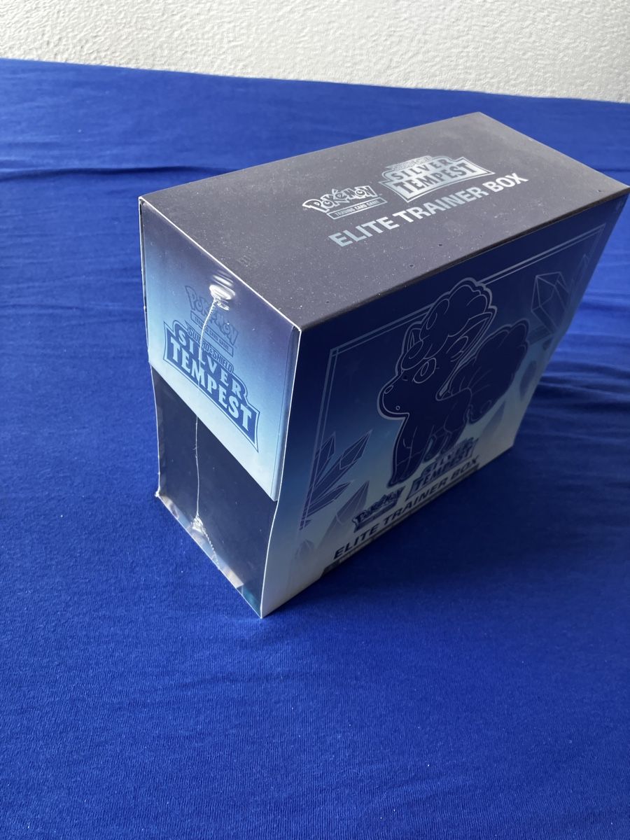 Pokémon Cartes à collectionner: ETB silver tempest EN – Neuf avec emballage d'origine à Fribourg par arn_nyn9 1