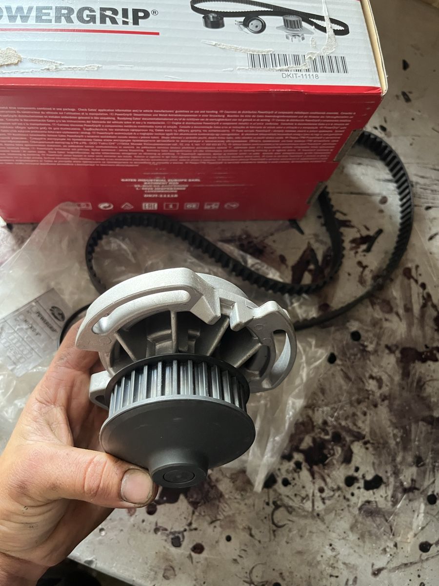 VW Toutes les pièces auto: Wasserpumpe vw Polo – D'occasion à Teufen AR par gia_lk2f 1