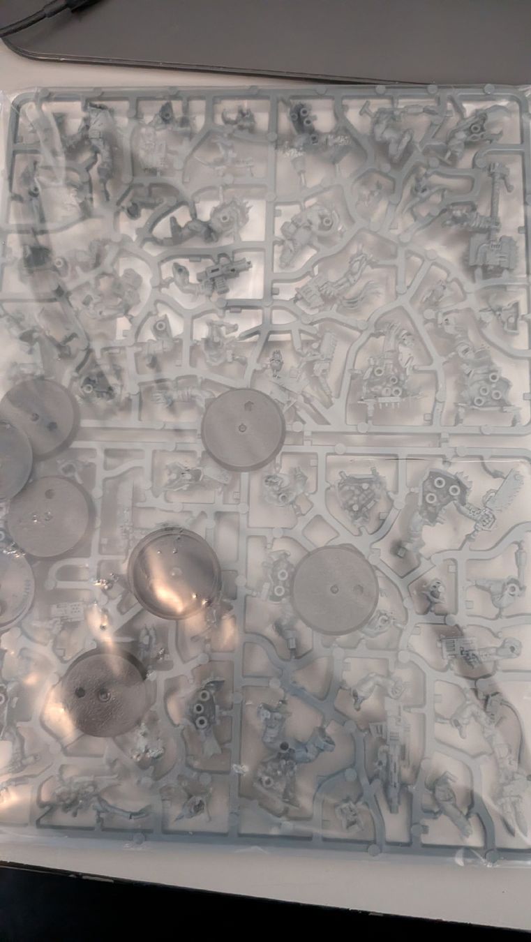 Modellbausätze & Standmodelle: 10 Orkboyz + Warboss in Mega Armor – Neu (gemäss Beschreibung) aus luzern von Klaus_1 2