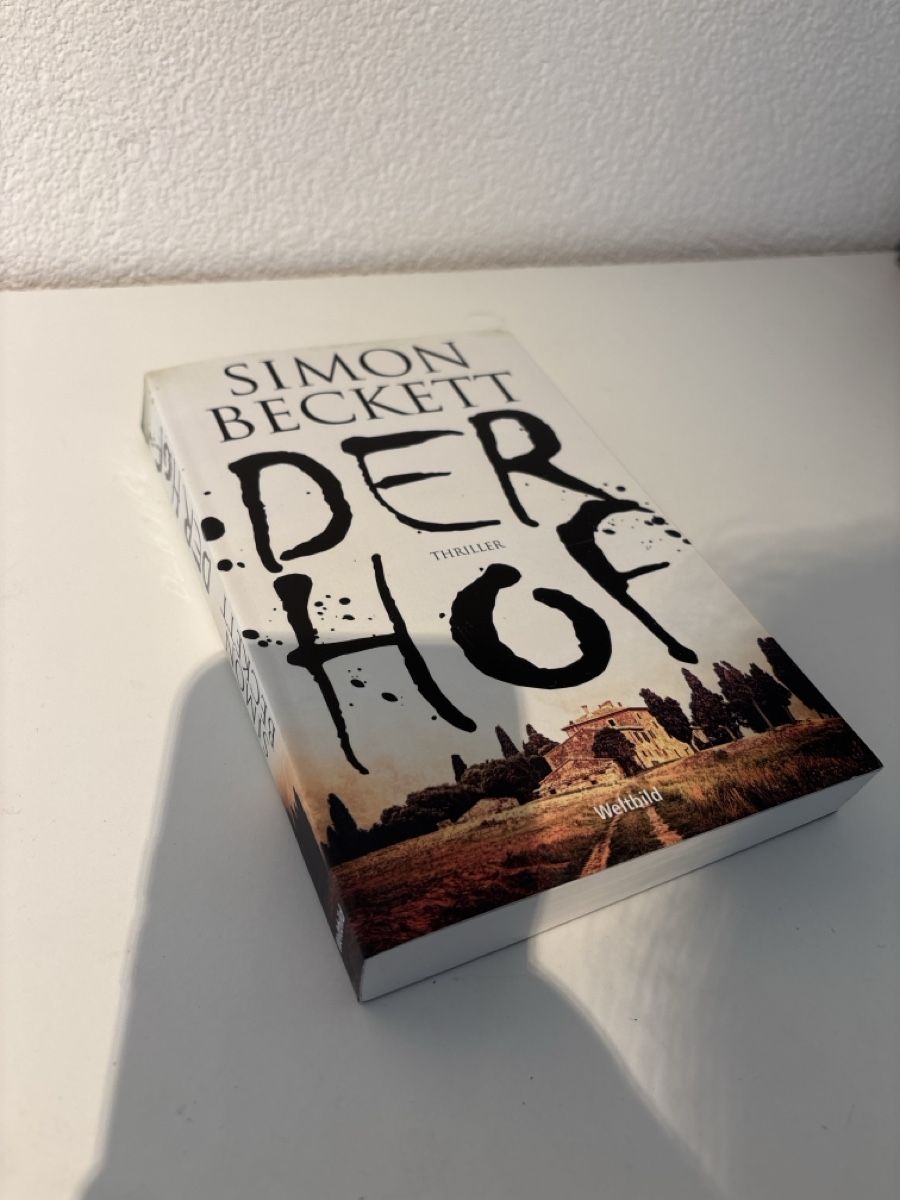 Libri: Simon Beckett - Der Hof, neuwertig – Nuovo (secondo la descrizione) da Adliswil venduto da ninotschka7 1
