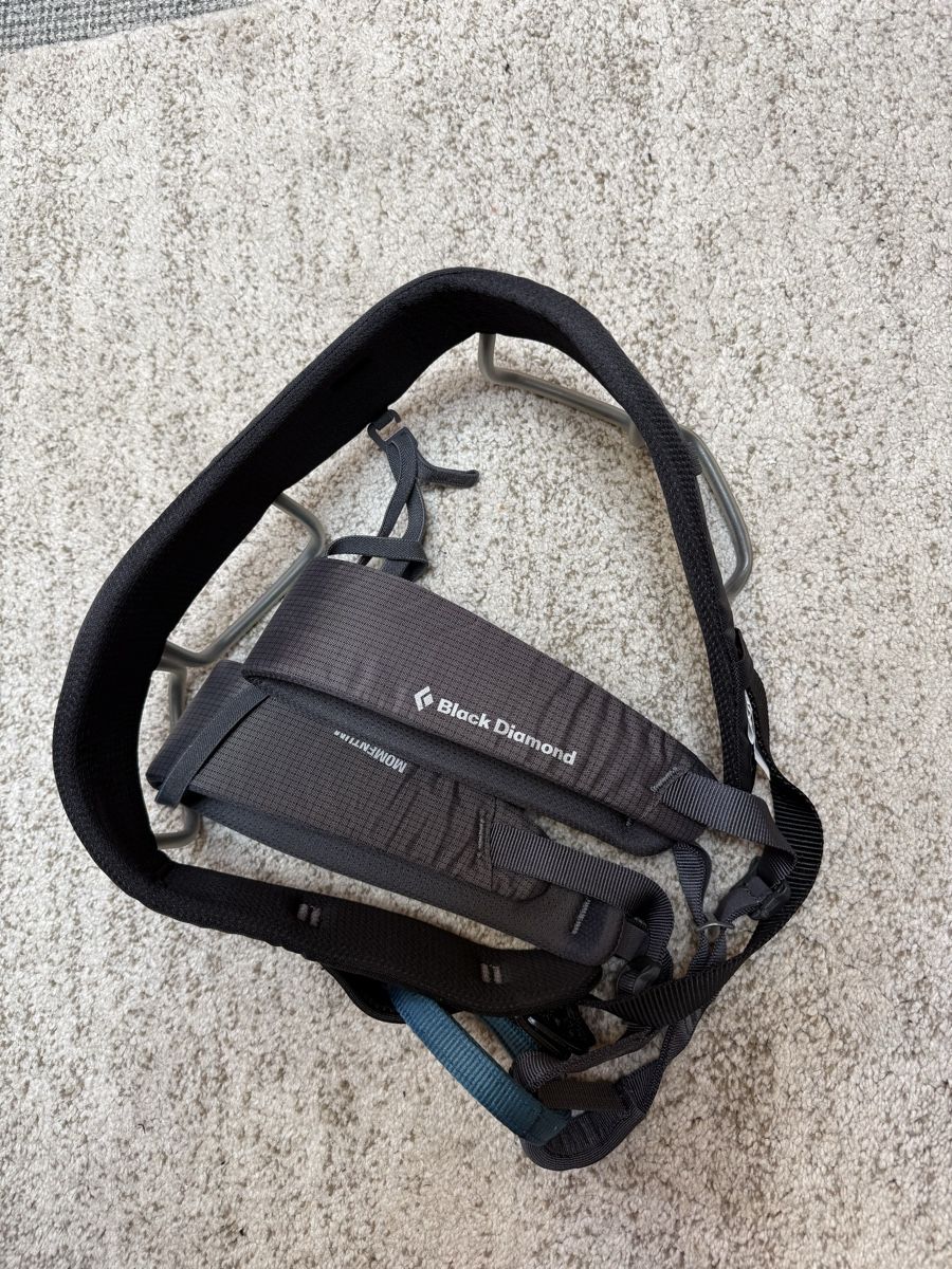 Black Diamond Attrezzatura da arrampicata: Black Diamond Momentum Climbing Harness - Size Small – Usato da Grindelwald venduto da Mich.zavod