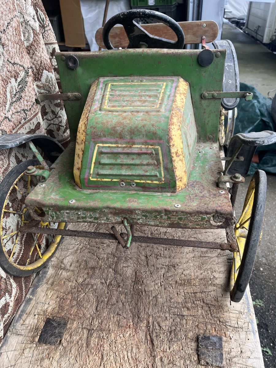 Fahrzeuge für Kinder: Antikes Tretauto Oldtimer  – Gebraucht aus Brienz BE von hey_z9vg 2