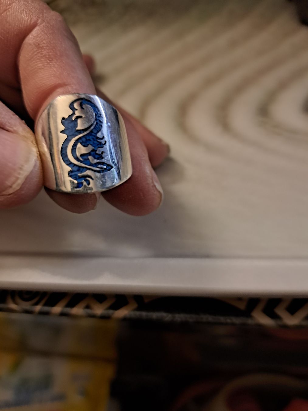 Anelli: Es ist ein 925  Silber Ring mit einem Drachen drauf. – Usato da Wolfhausen venduto da fab_58yr 1