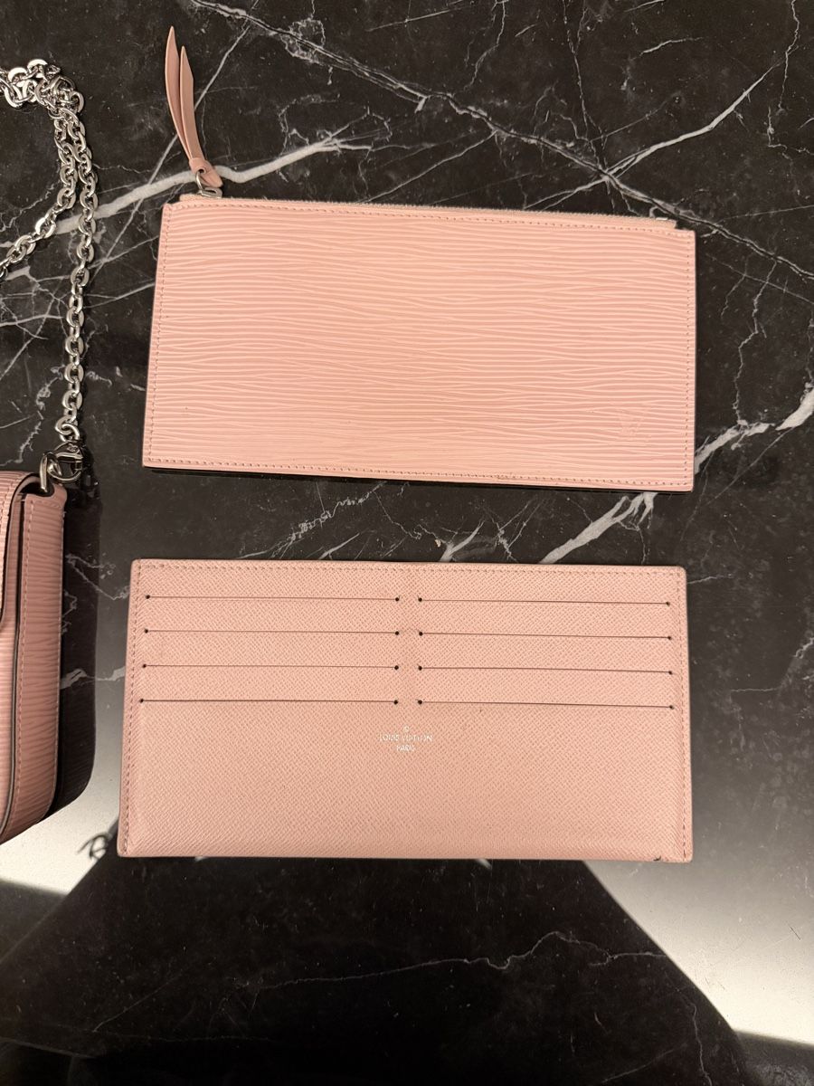 Louis Vuitton Borse da donna: Louis Vuitton Pochette Rosa con accessori – Usato da Coldrerio venduto da cely 1