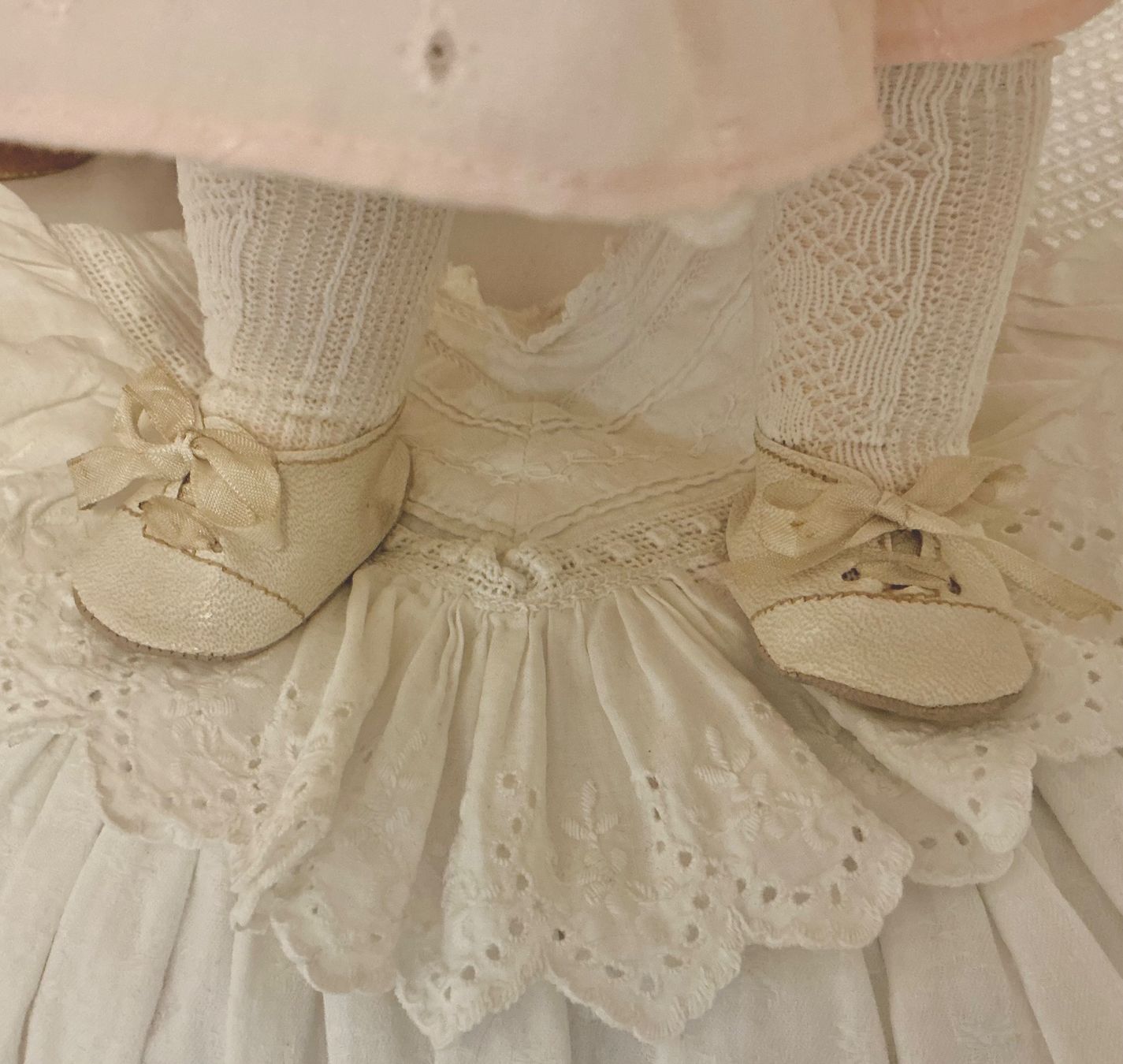 Bambole: ANTIKE PUPPENSCHUHE – Usato da Zell LU venduto da Silvermemory