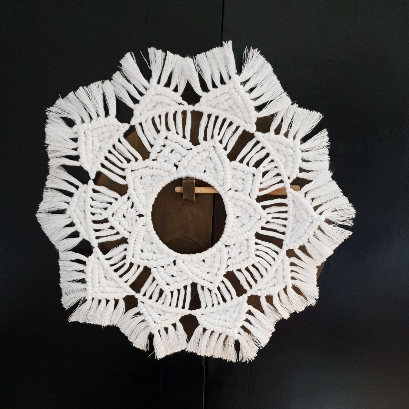 Toutes les décorations: Makramee Mandala weiss Wanddekor boho 36 cm – Neuf (Voir description) à Gelterkinden par Macrameed