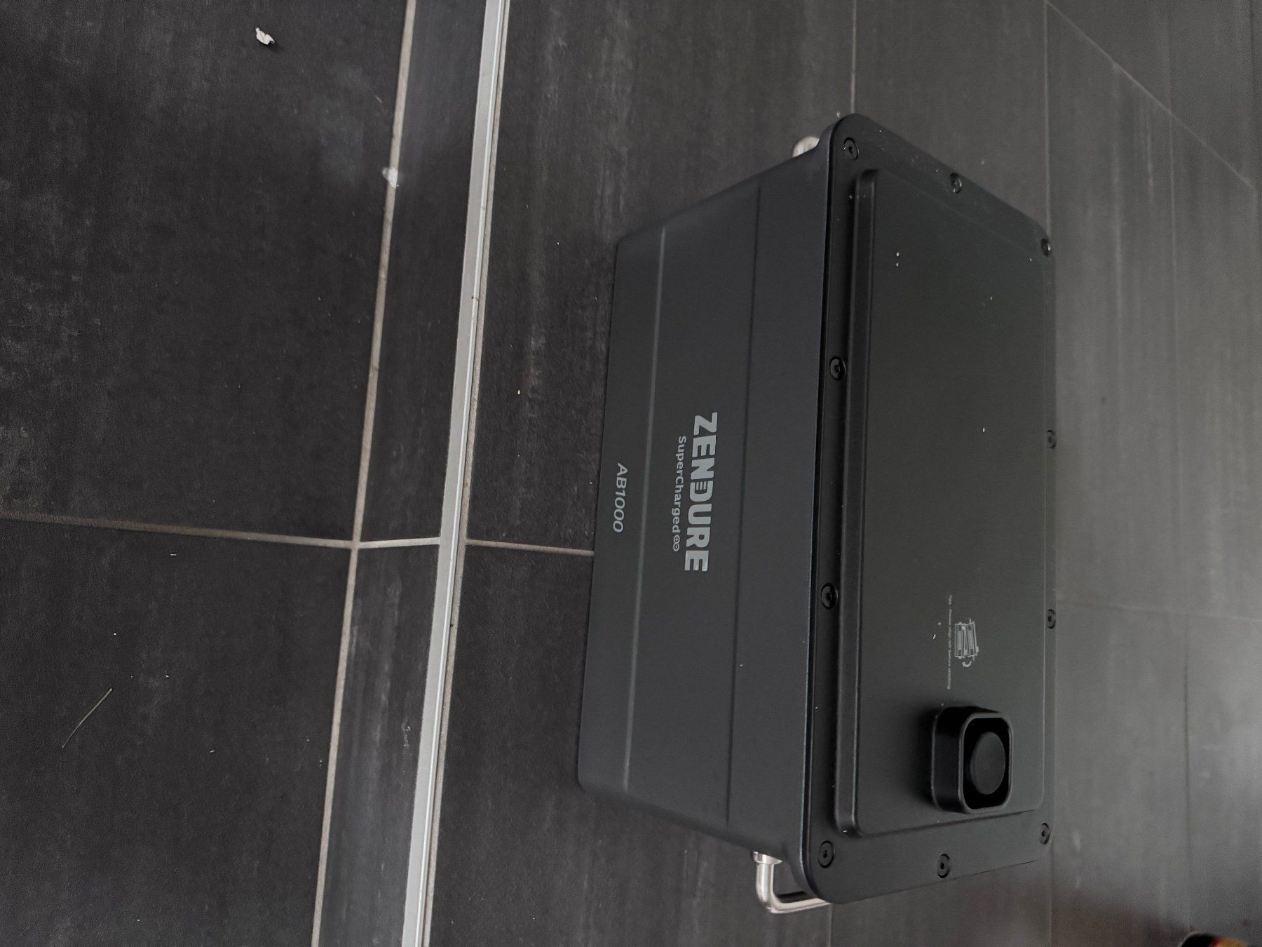 Zendure Onduleurs: Balkonkraftwerk Zendure Hub2000 mit AB1000 – D'occasion à Burgdorf par Masterjazz 4