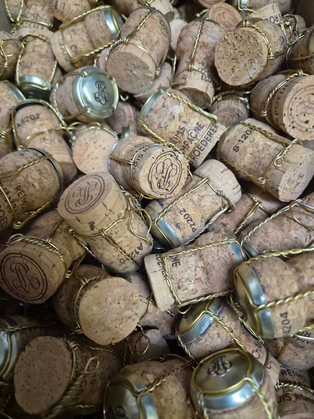 Flaschenöffner & -verschlüsse: 200 x Korken Champagner Louis Roederer – Gebraucht aus Wetzikon ZH von Tothart