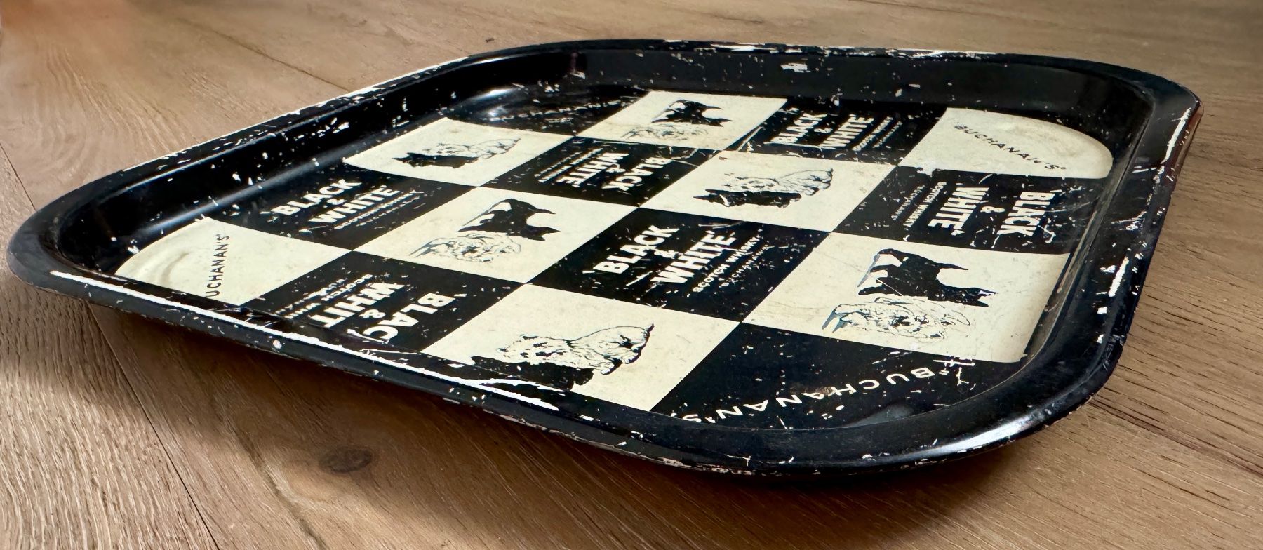 Piatti di portata: Schönes altes Serviertablett Black & White Werbung Tablett – Usato da Rothrist venduto da Luckywinner 1