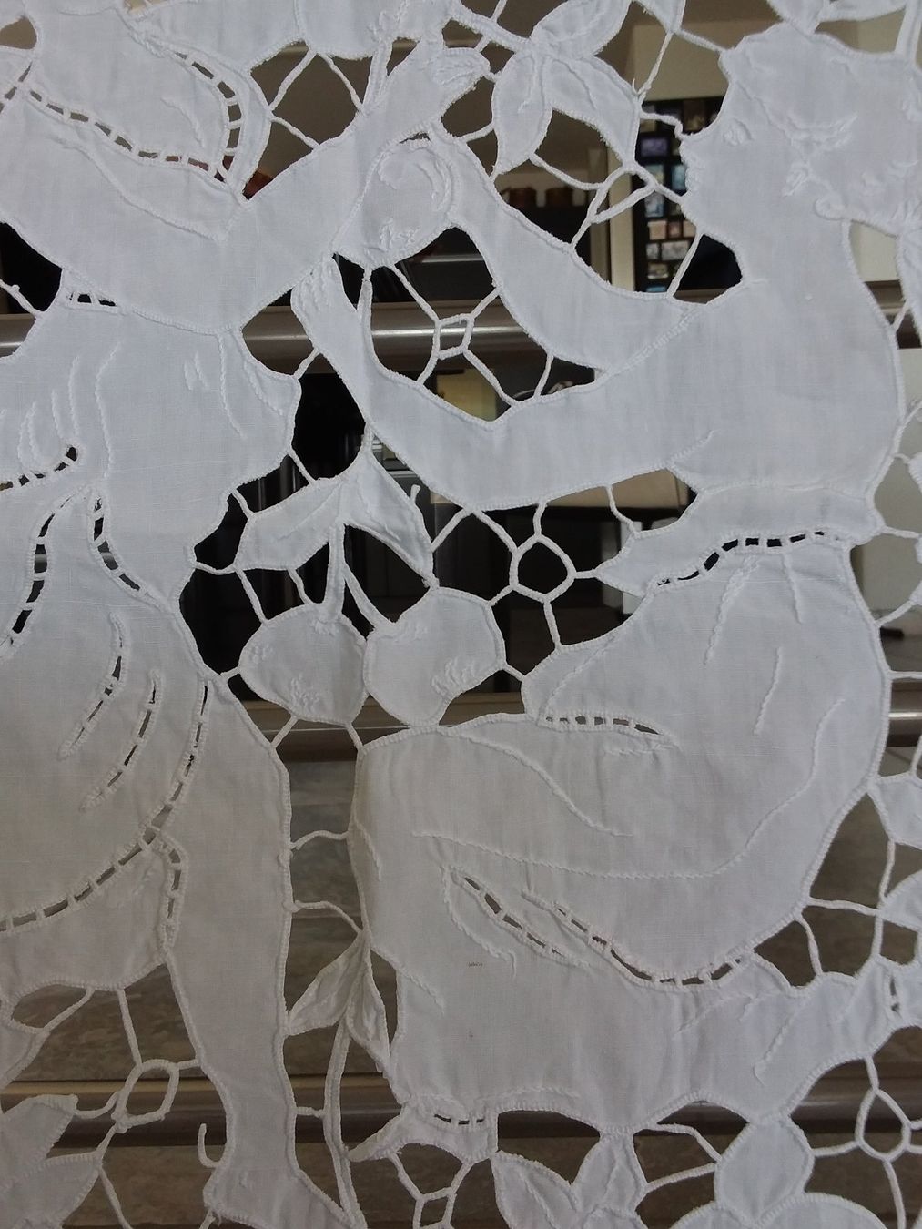Altra biancheria da tavola: Surnappe ancienne, 166 x 185 cms. – Usato da La Chaux-de-Fonds venduto da achillea01 2