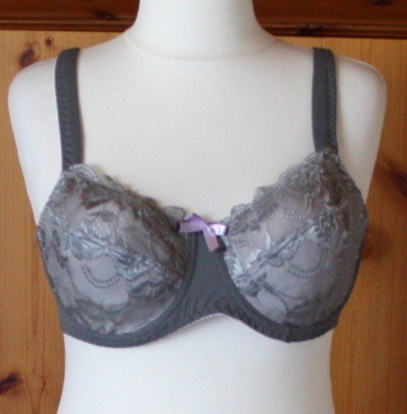 Altra biancheria intima: BH grau - rosa 85DD (17) – Usato da Flüelen venduto da Diversicum-Curvy