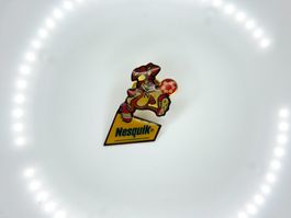 Pins Nesquik football – Vintage