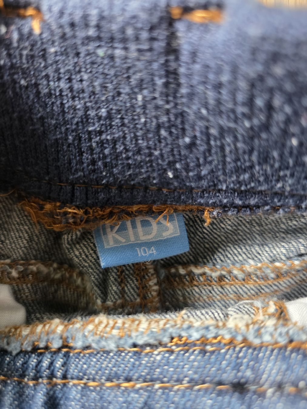 Hosen: Kinder Hose Grösse 104cm – Gebraucht aus Altstätten SG von Carrybones 3