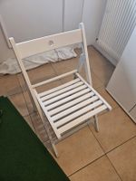 Weisse Klappstühle, Holz, sehr praktisch für den Garten 🏡