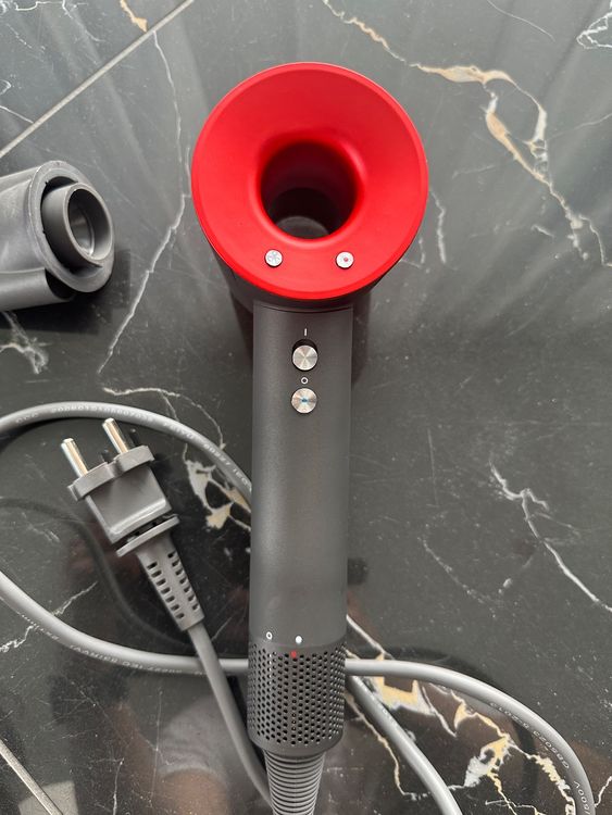 Super Hair Dryer inkl. Aufsatz | Kaufen auf Ricardo