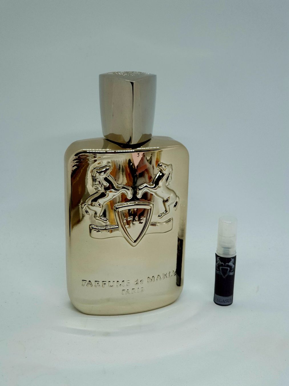 Jlo Profumi & Eau de Toilette: 2 ml PEGASUS PARFUMS DE MARLY ABFÜLLUNG – Nuovo (secondo la descrizione) da St. Gallen venduto da CaliSunshine