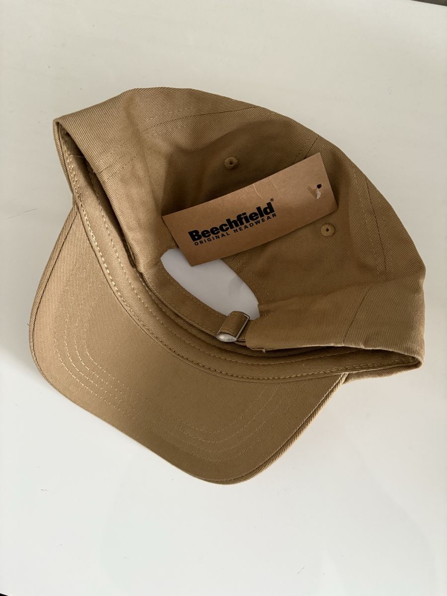 Copricapi, berretti & cappellini: Neues beiges Beechfield Cap – Nuovo e nell'imballaggio originale da Zürich venduto da janders 1