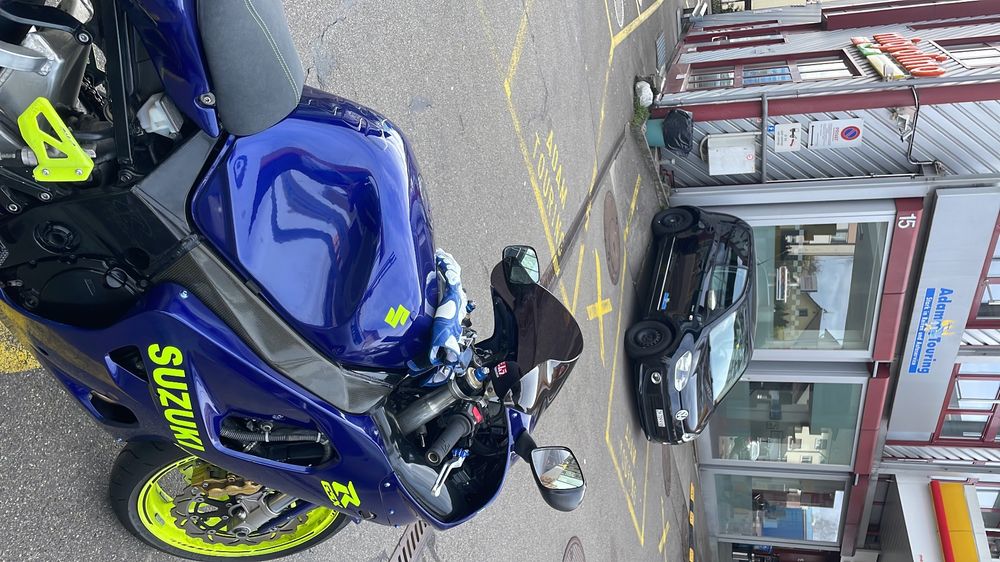 Suzuki Strada: Suzuki GSX-R 750 K1 – Usato da Dübendorf venduto da BATTERY_MAN-_- 4