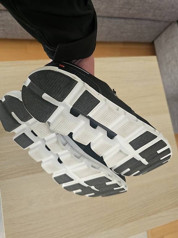 Herrenschuhe: ON Cloud 6, Grösse 44 – Neu und originalverpackt aus Adliswil von FHeidt 2