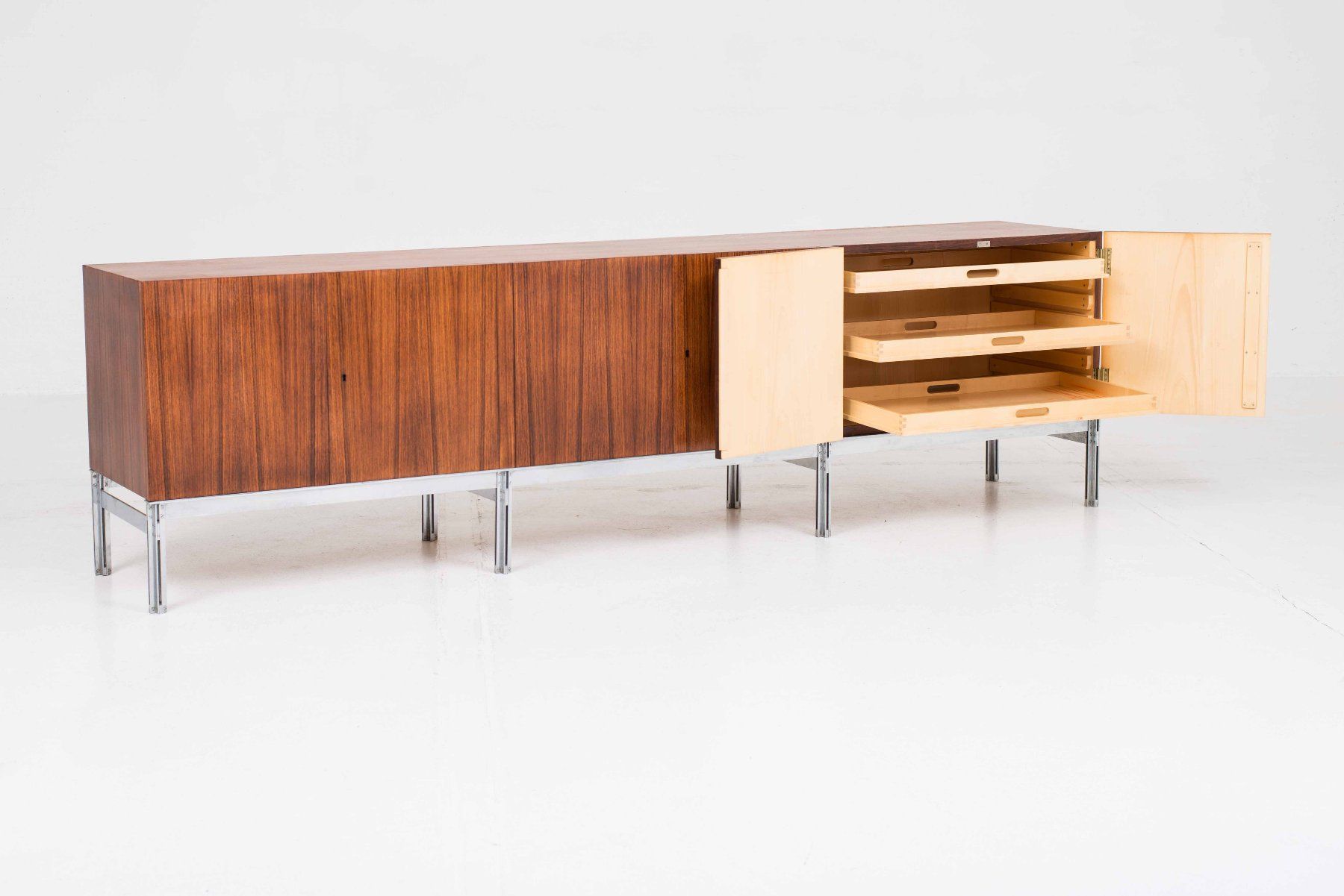 Cassettiere: Schweizer Architekten Sideboard aus Palisander – Usato da Zürich venduto da STUZH38 2
