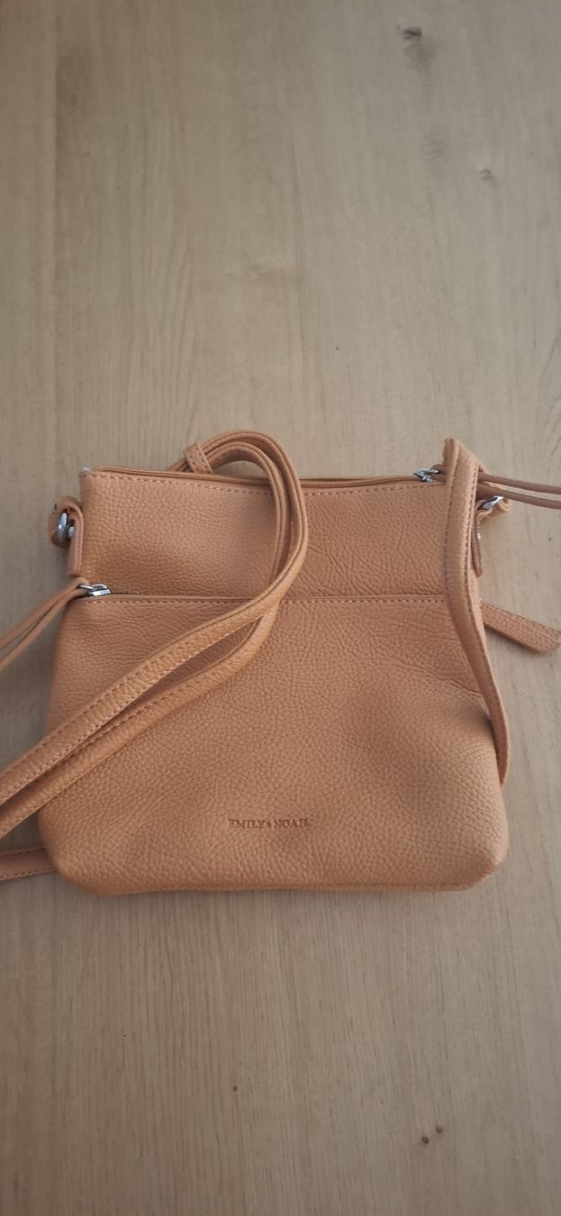 Sacs femmes: Umhängetasche von Emily&Noah neu – Neuf (Voir description) à Ried-Brig par Allerlei-2026