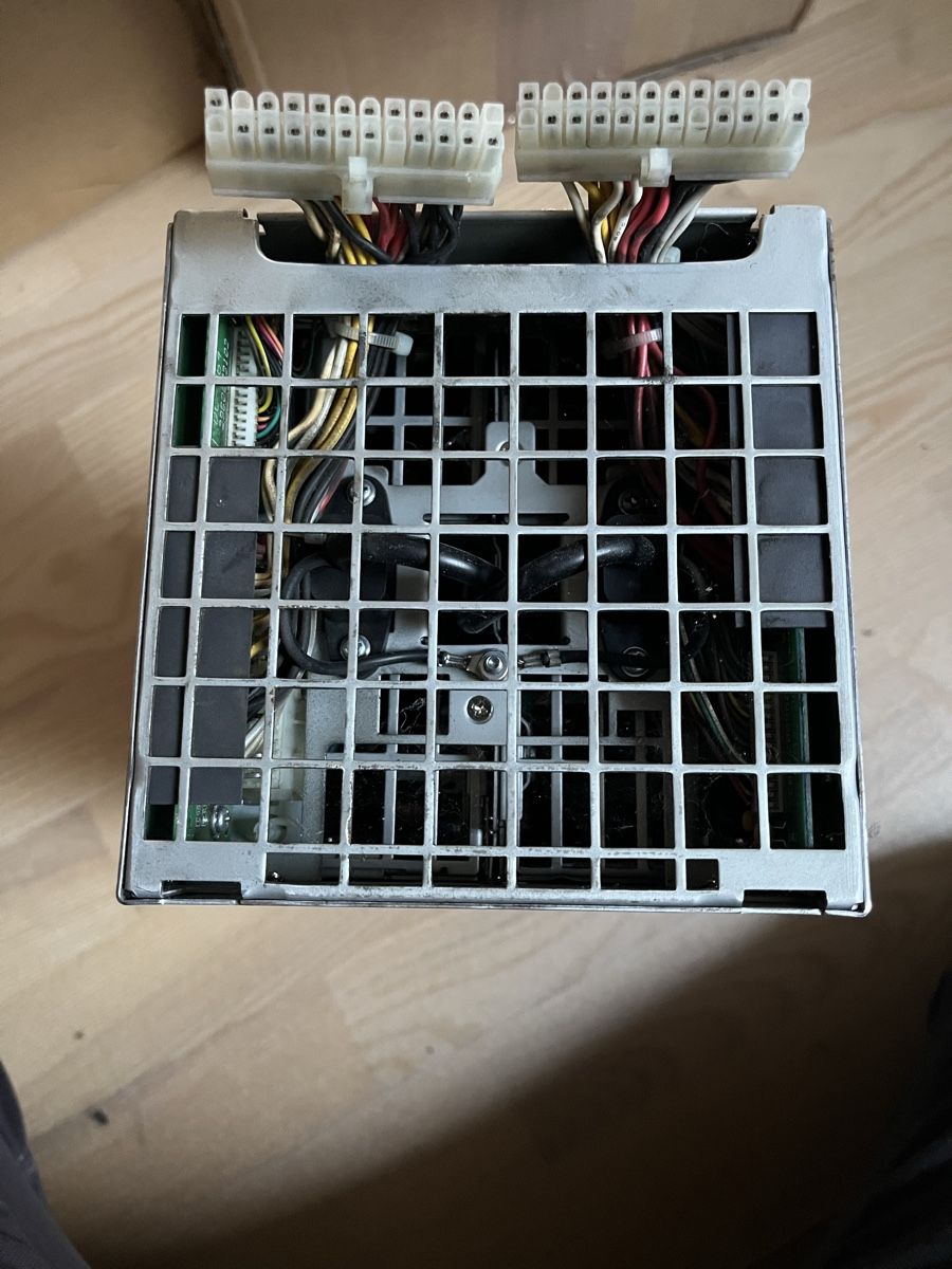 Hewlett Packard Server: Alimentation DPS 600 HB HP pour serveur – Difettoso da Penthalaz venduto da salvodj 1