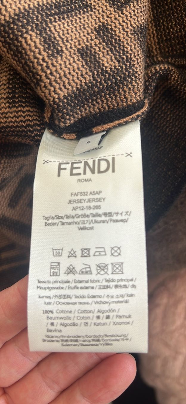 Fendi Maglioni & Felpe: Pull Fendi , taille S, comme neuf, tendance! – Nuovo (secondo la descrizione) da Treycovagnes venduto da nat_f6j8 1
