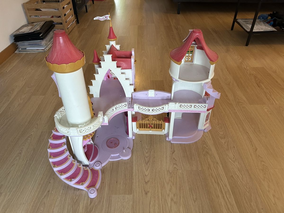 Playmobil Giocattoli: Playmobil Schloss – Usato da Hagendorn venduto da Rap 2